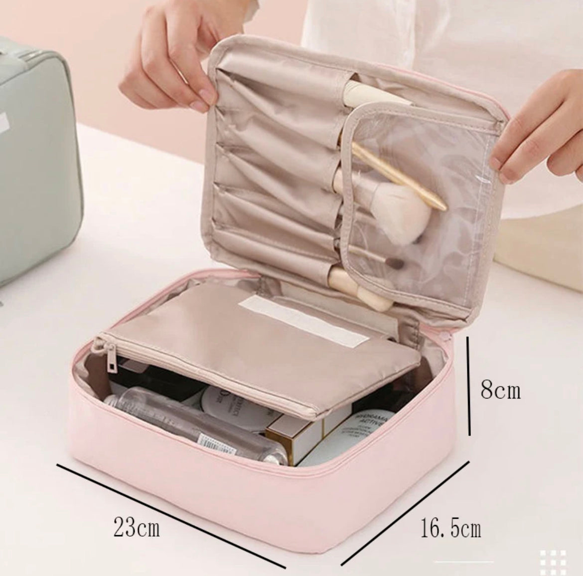 It Girl Travel Bag